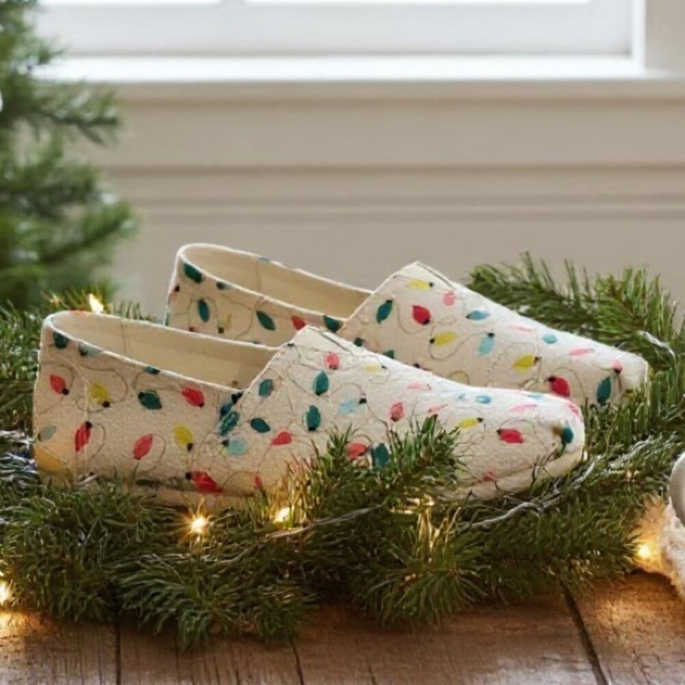 TOMS Womens Shoes Belmont
Size 7.5 Natural Tree Lights
Christmas Holiday NWOT - Picture 6 of 10